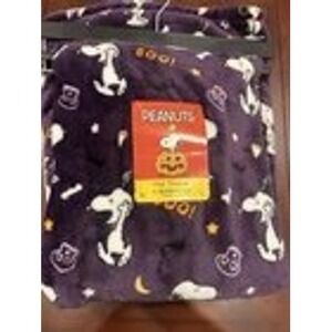 Peanuts Snoopy Halloween Boo Plush Fleece Throw Blanket Purple Cozy Gift